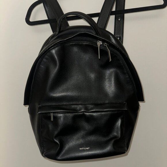 Mat & Nat Black Munich Backpack Loom Collection - Picture 7 of 11